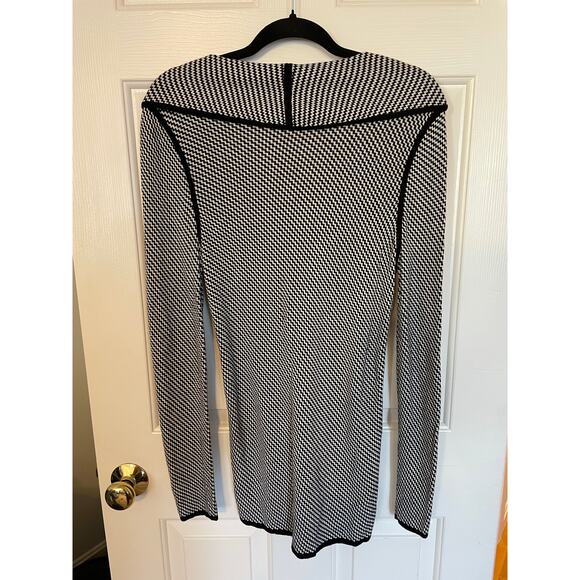 Charter Club Size M Long Cardigan Black White Herringbone Zig Zag Single Button - Picture 2 of 9